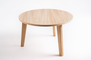 Stolik kawowy TRIPOD wood 80 – dąb naturalny