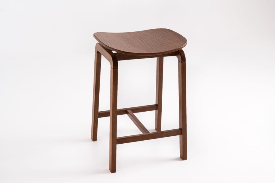 Simplyform-stolek-barowy-yuki-buk-orzech-01.jpg