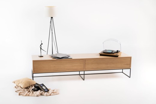 Simplyform-stolik-rtv-nexxus-dab-naturalny-200-45-czarny-03.jpg